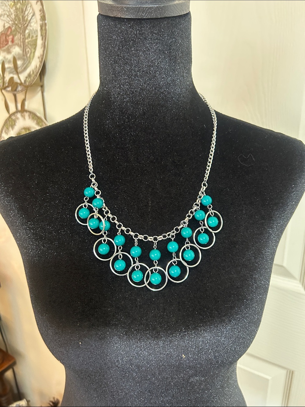 Turquoise Bead Statement Necklace - Silver Chain and earrings